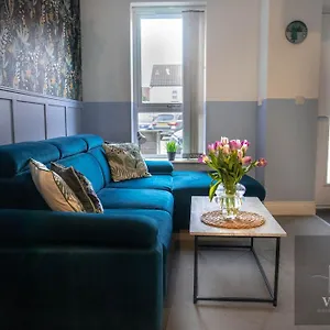 1 Bed House At Velvet Serviced With Free Parking & Wifi - Sa1 Guest house