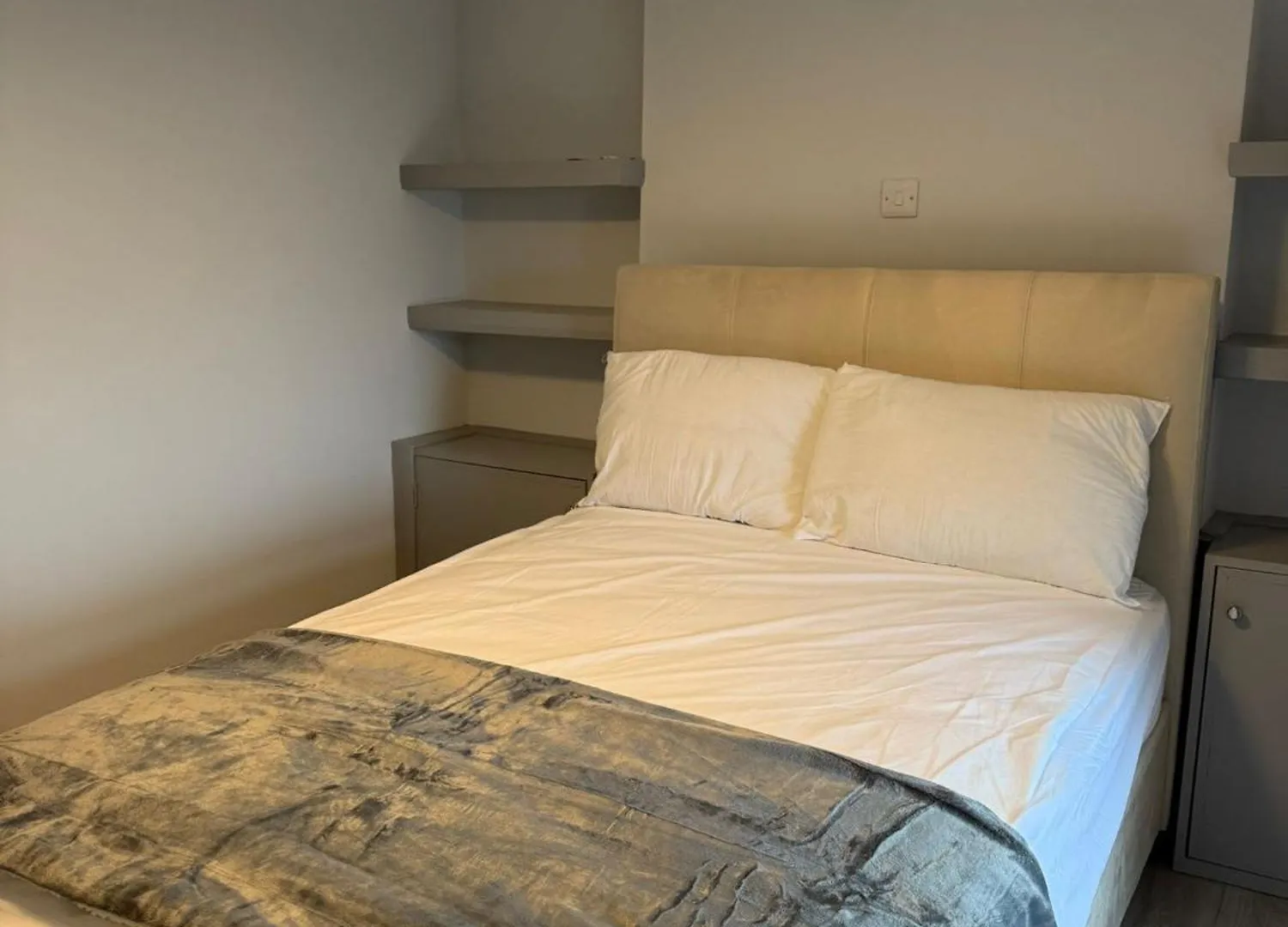 Guest house Elegant Room With Sea And Garden View In Swansea City Centre