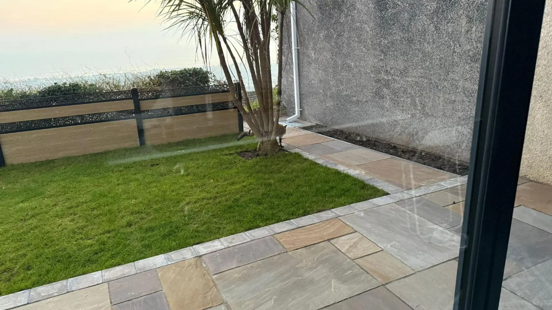 Elegant Room With Sea And Garden View In Swansea City Centre